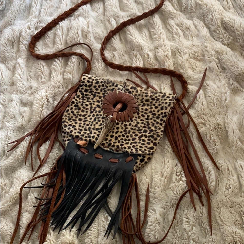 Jimmi Wz ~ Leopard Print Medium Bag